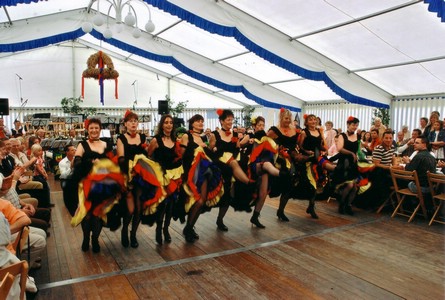 CanCan_Festzelt.jpg
